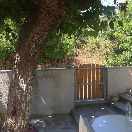 Papous House Elaiokhorion